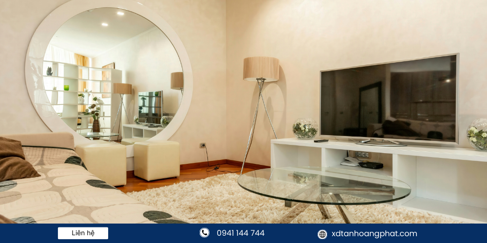 Gương đối diện cửa chính