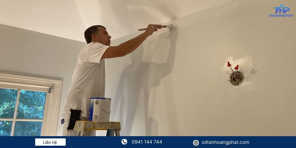 Nhà ở sau thời gian dài sử dụng dễ bị xuống cấp gây thấm dột